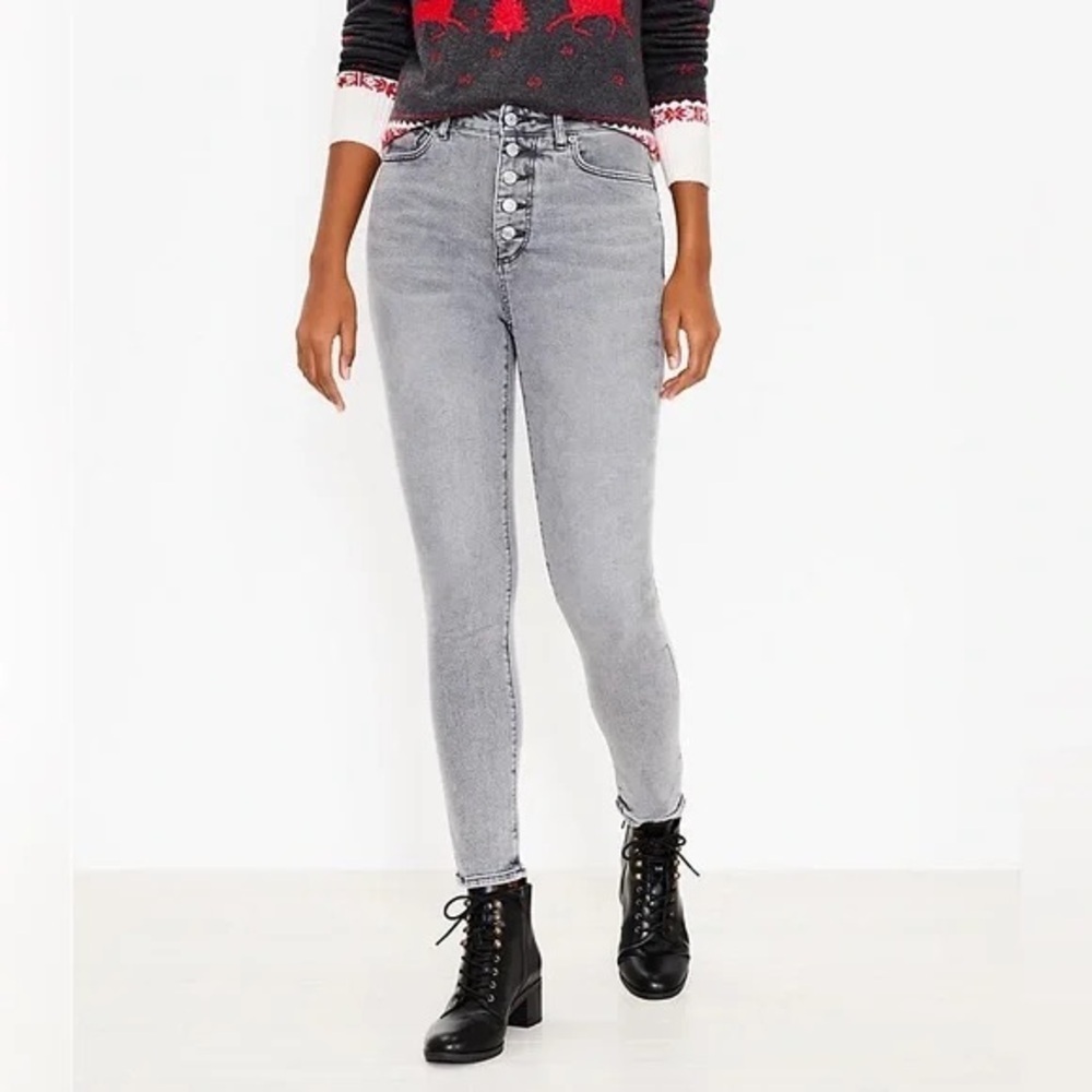 Loft | Button Front High Rise Skinny Jeans in Light Vapor Grey - Picture 4 of 5